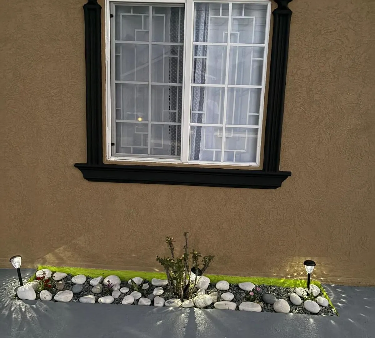 Cheerful two bedroom home close to mall and Hellshire beach Portmore Jamaica